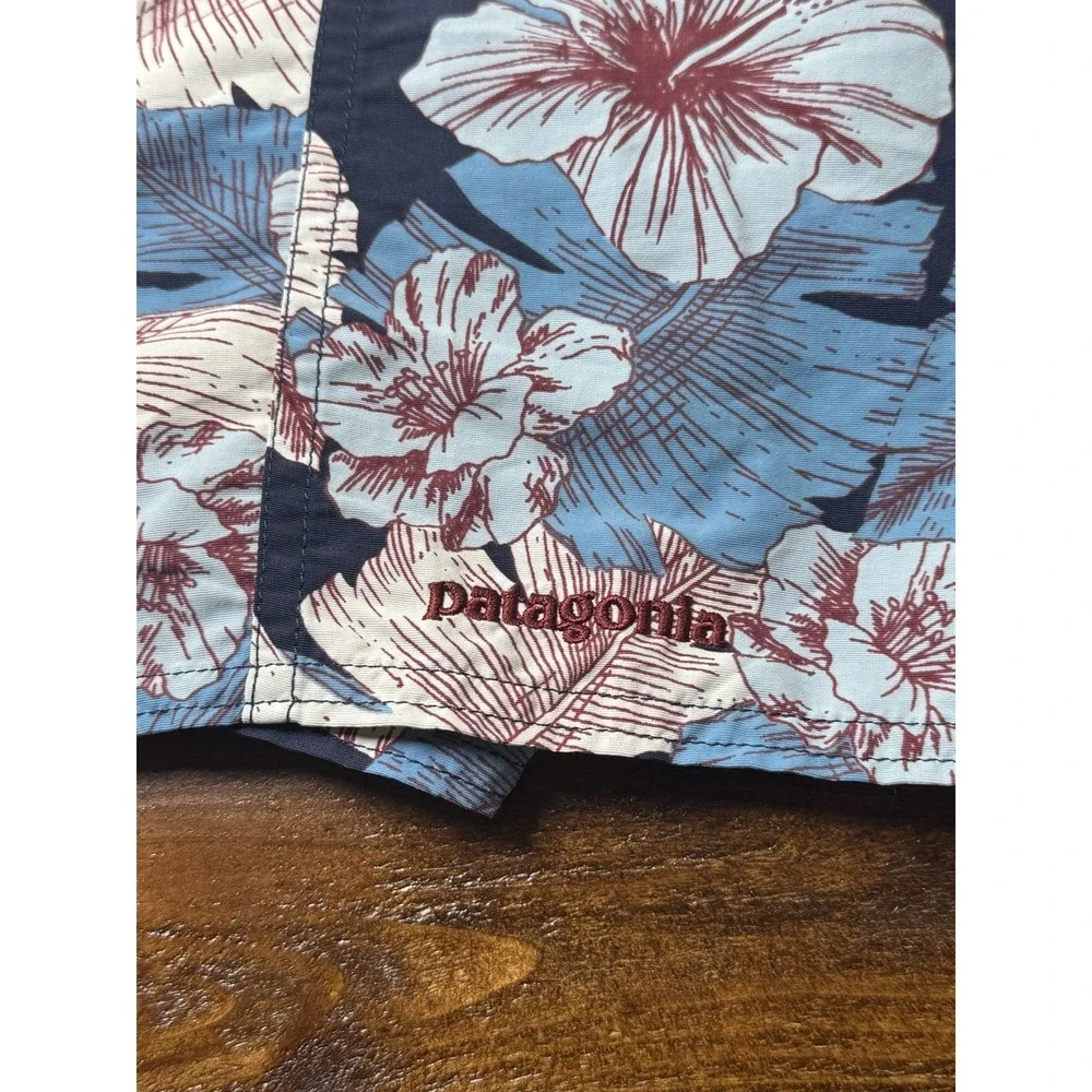 Patagonia Wavefarer‎ Board Shorts  Men's 34 Floral Hawaiian Fronds Nylon